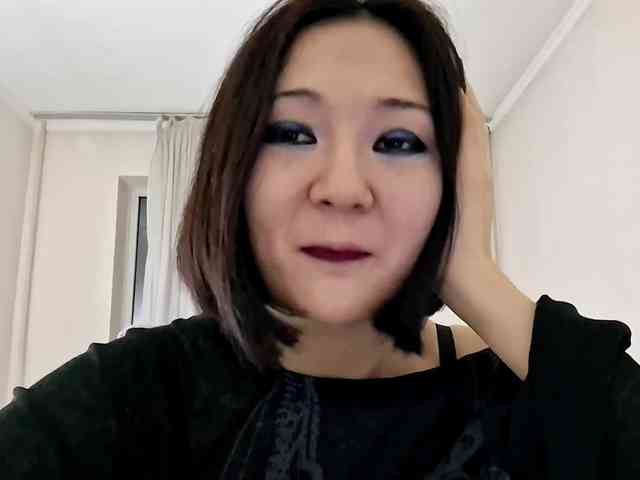 UrSweetieLeigh webcam