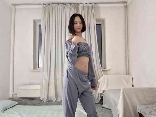 UrSweetieLeigh webcam