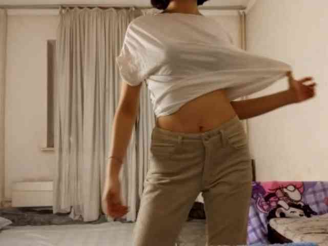 UrSweetieLeigh webcam