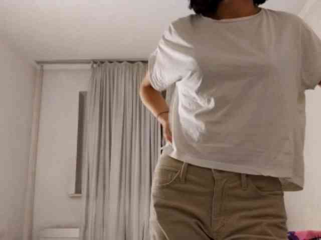 UrSweetieLeigh webcam