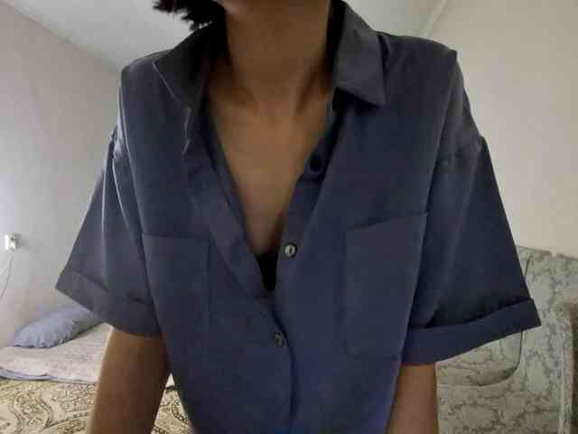 UrSweetieLeigh webcam