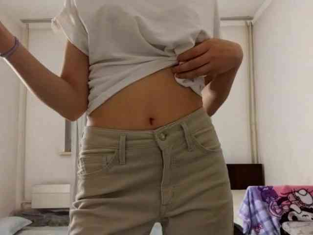 UrSweetieLeigh webcam