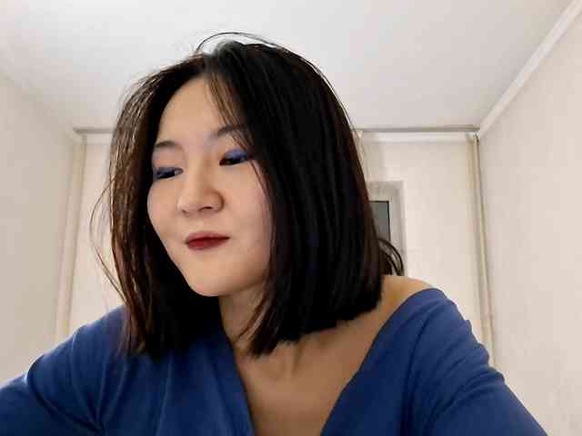 UrSweetieLeigh webcam