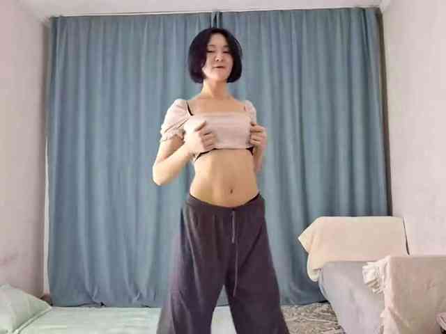 UrSweetieLeigh webcam