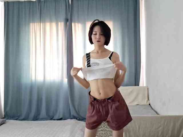 UrSweetieLeigh webcam