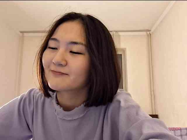 UrSweetieLeigh webcam