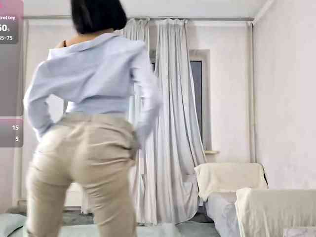 UrSweetieLeigh webcam