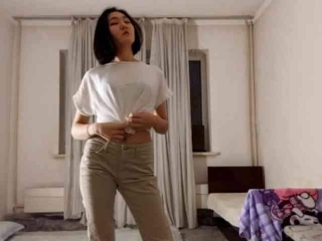 UrSweetieLeigh webcam