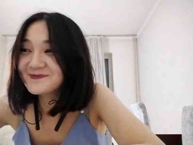 UrSweetieLeigh webcam
