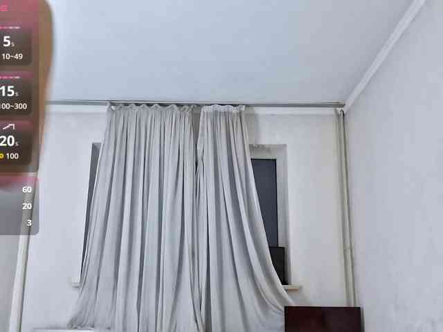 UrSweetieLeigh webcam