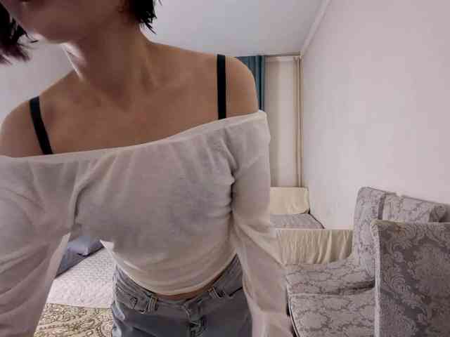 UrSweetieLeigh webcam