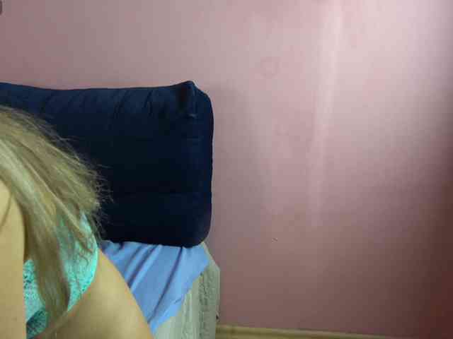EllyBabe webcam