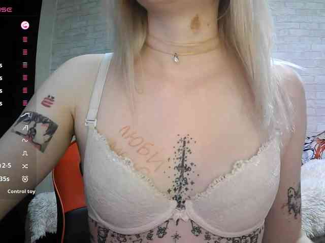 JohnaBechel Live Webcam on BongaCams