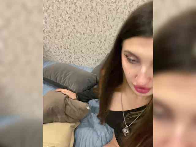 Yaguana's webcam live show