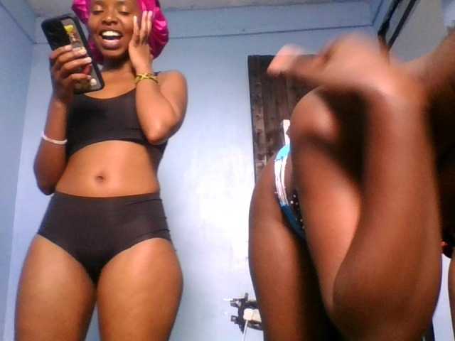 Sex chat gratuit in direct cu Slutgals2 pe BongaCams