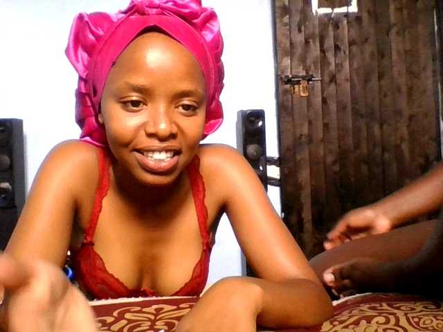 Slutgals2's BongaCams show and profile