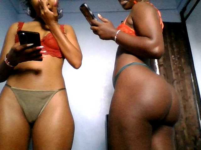 Slutgals2's BongaCams show and profile