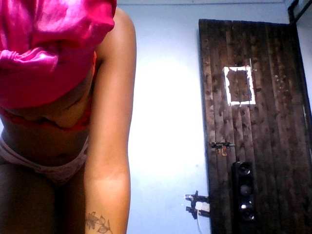 Slutgals2's BongaCams show and profile