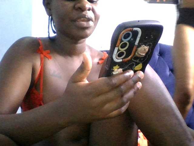 Slutgals2's BongaCams show and profile