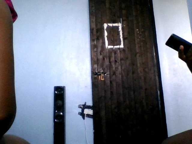 Slutgals2's BongaCams show and profile