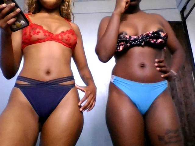 Slutgals2's BongaCams show and profile