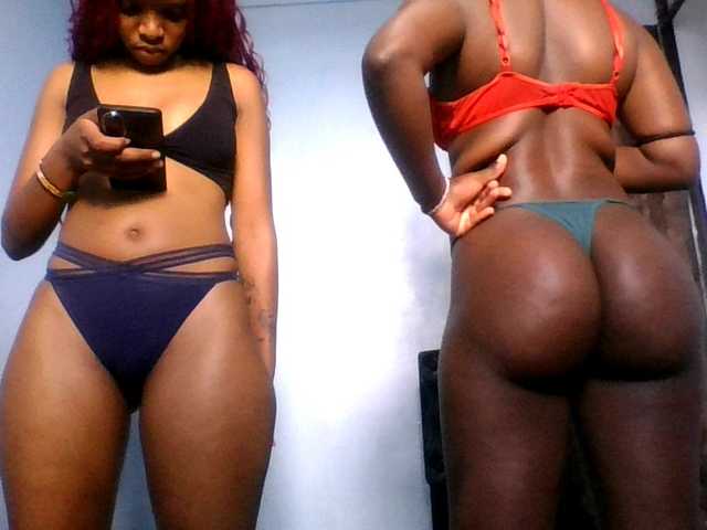 Slutgals2's BongaCams show and profile