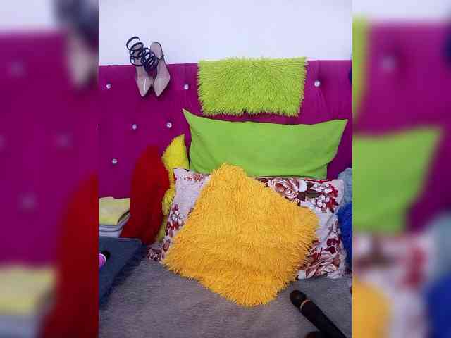 Sexy-bad-girl webcam