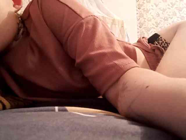 KristleKumro webcam