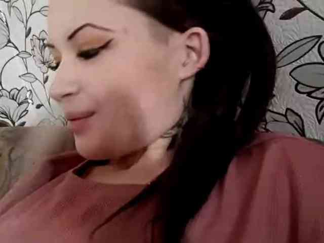 KristleKumro webcam