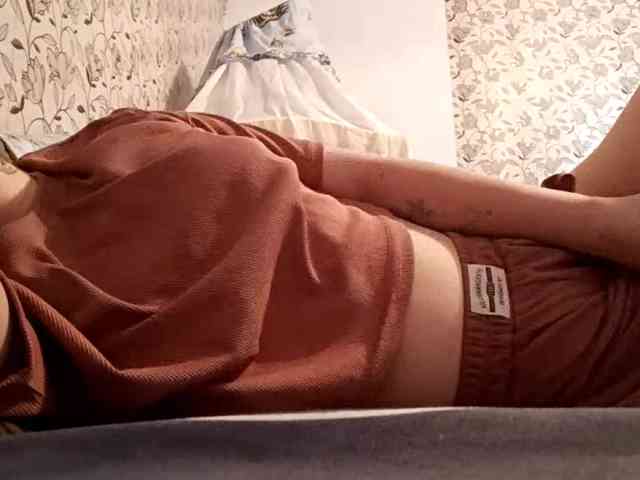 KristleKumro webcam