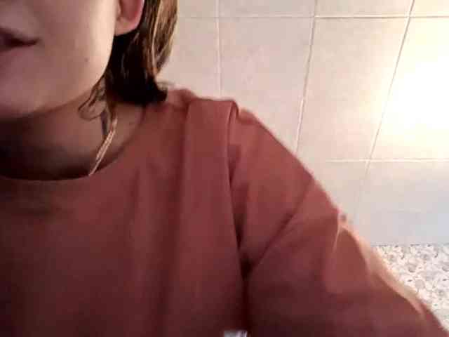 KristleKumro webcam