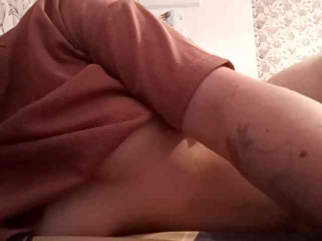 KristleKumro webcam