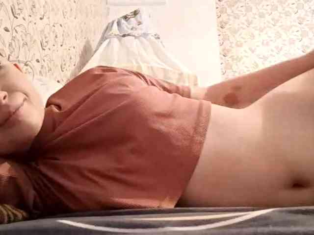 KristleKumro webcam