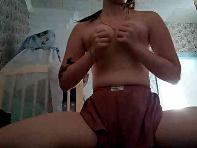 KristleKumro webcam