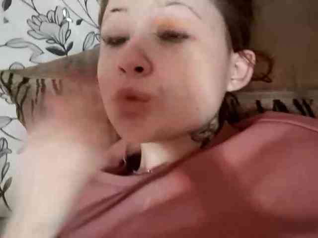 KristleKumro webcam