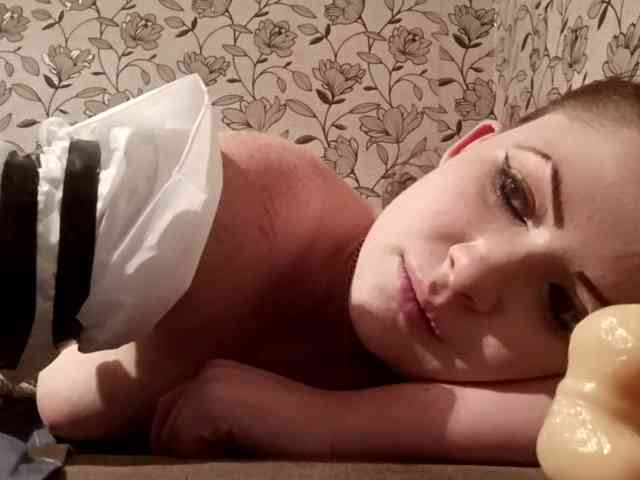 KristleKumro webcam