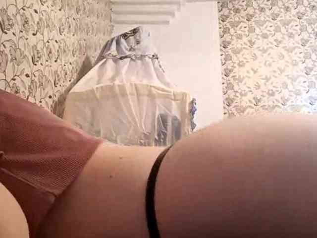 KristleKumro webcam