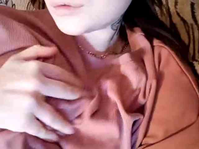KristleKumro webcam