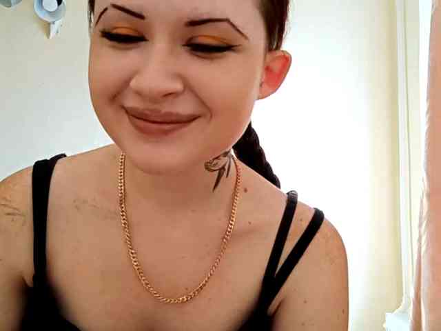 KristleKumro webcam