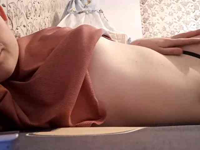 KristleKumro webcam