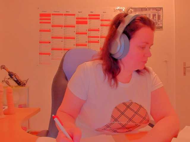 Elieen2's BongaCams show and profile