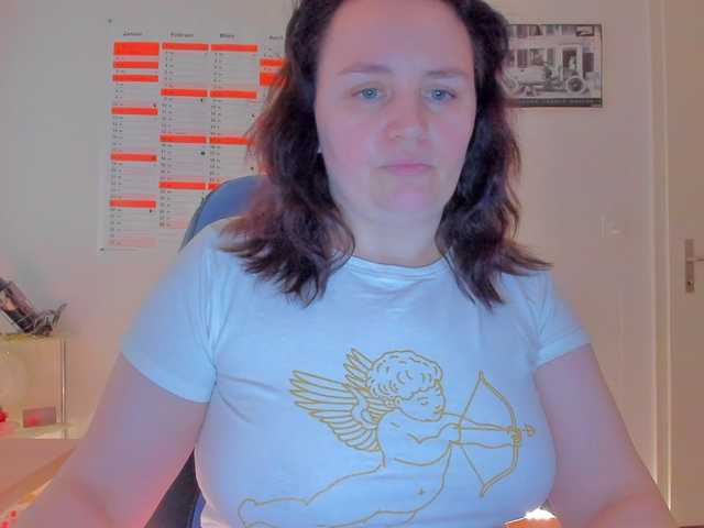 Elieen2's BongaCams show and profile