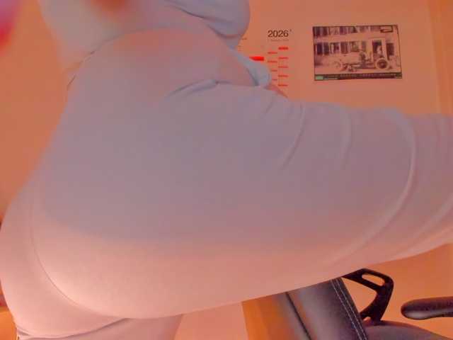 Elieen2's BongaCams show and profile