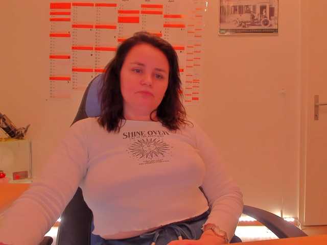 Elieen2's BongaCams show and profile