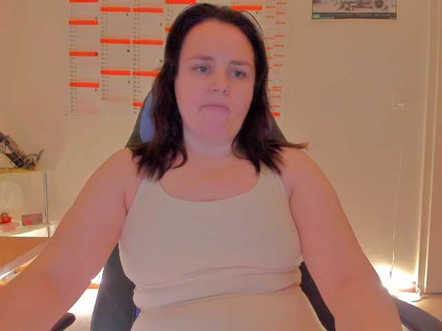 Elieen2's BongaCams show and profile