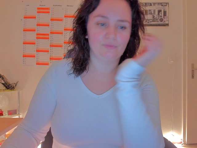 Elieen2's BongaCams show and profile