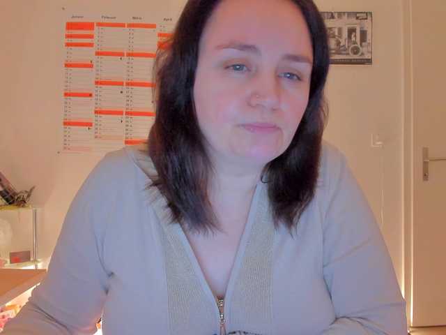 Elieen2's BongaCams show and profile