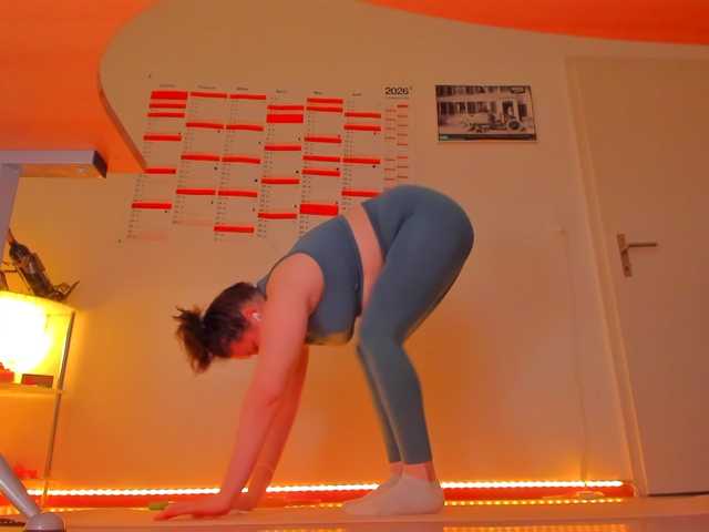 Elieen2's BongaCams show and profile