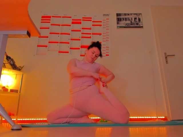 Elieen2's BongaCams show and profile