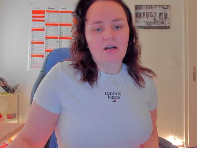 Elieen2's BongaCams show and profile
